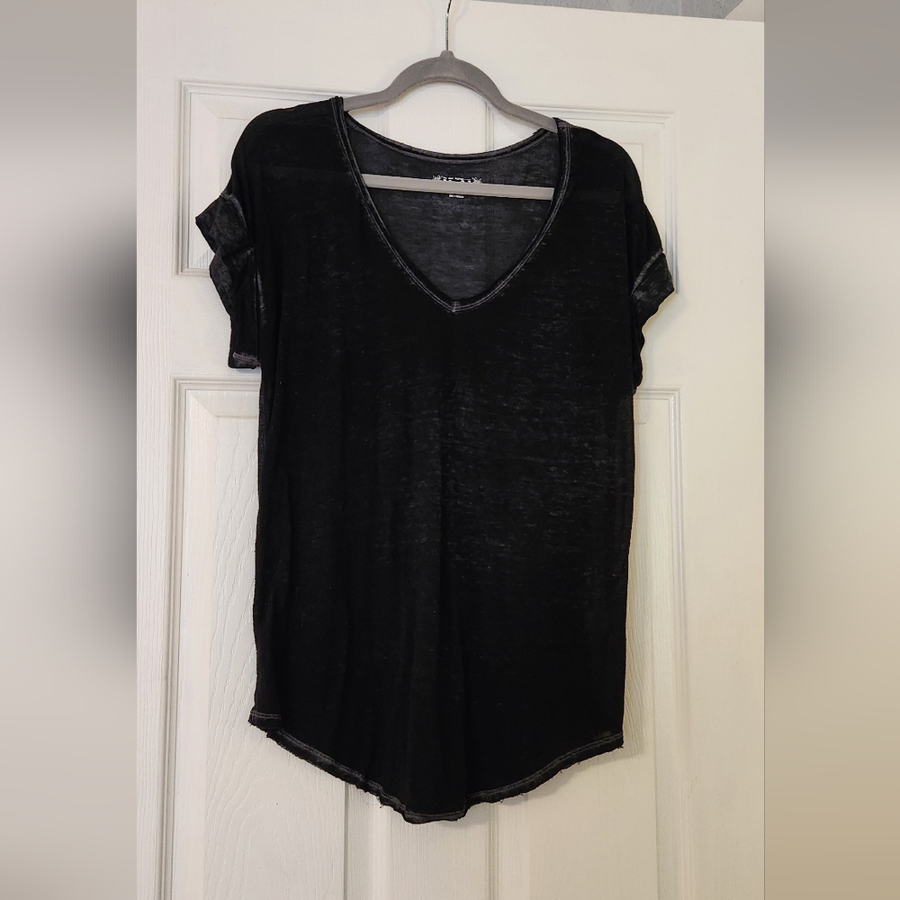 Mudd Black Short Sleeve V-Neck Tee